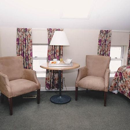 The Queen'S Inn Kingston Extérieur photo