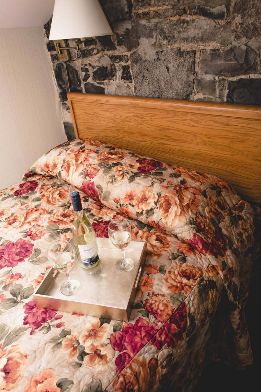 The Queen'S Inn Kingston Extérieur photo
