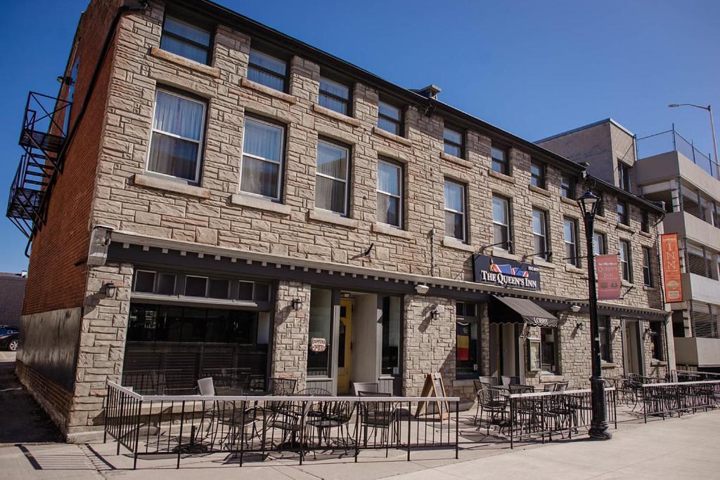 The Queen'S Inn Kingston Extérieur photo