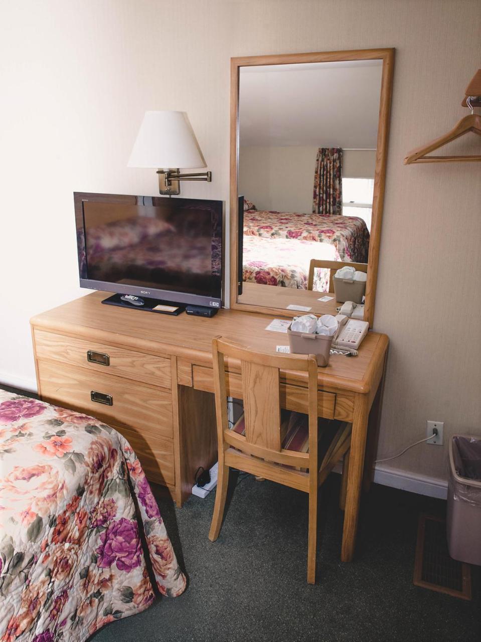 The Queen'S Inn Kingston Extérieur photo